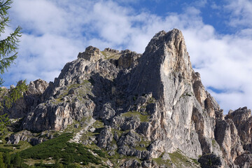 Fototapeta na wymiar Falzaregoturm in den Dolomiten
