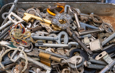 An heap old keys on sold at the flea market