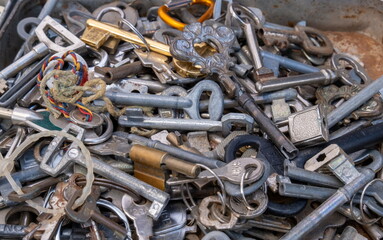 An heap old keys on sold at the flea market