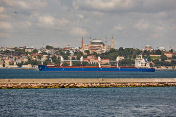 Fototapeta premium Bosporus strait and Sophia mosque in Istanbul cityscape. Turkish landmark