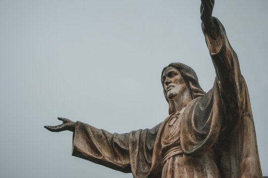 Statue of Jesus Christ blessing the people with its arms open. 