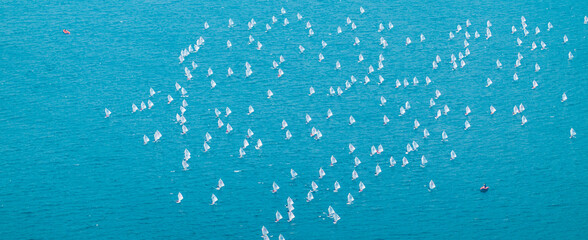 Sailboats on Lake Garda in springtime - obrazy, fototapety, plakaty