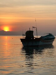 Fototapeta na wymiar boat at sunset, ‎⁨Chumphon⁩, ⁨Thajsko⁩, ⁨Gulf of Thailand⁩
