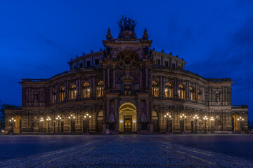 Fototapeta premium Theaterplatz square with Semperoper opera house at the blue hour , historic center, Dresden, Saxony, Germany