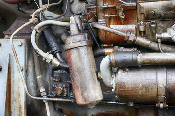 Stary silnik diesla przygotowany do naprawy i renowacji.  Zepsuty - obrazy, fototapety, plakaty