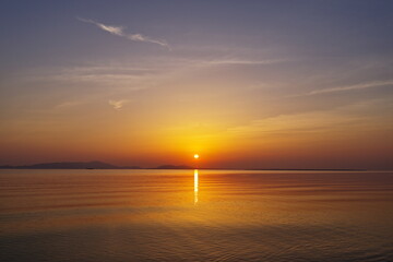 Fototapeta premium 沖縄県小浜島 美しい朝日