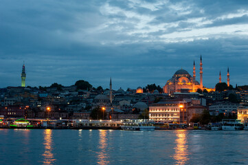 Fototapeta na wymiar Suleymaniye Mosque in evening ıstanbul blue evening
