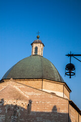 Fototapeta na wymiar Italy, Umbria, Assisi. The dome of Saint Rufino Church.