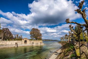 Konstanz am Bodensee Frühling blauer Himmel Sonnenschein 