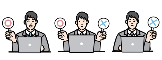 ラップトップの前でマルバツの札を持っているスーツを着た若い男性のセット
