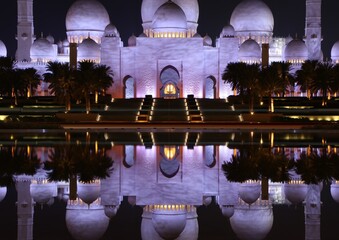 Amazing reflection view of the Sheikh Zayed Mosque in Abu Dhabi
