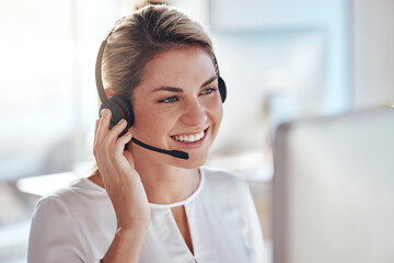 Call center, computer and smile with woman in office for customer service, technical support and advice. Technology, contact us and communication with happy employee operator in help desk agency - obrazy, fototapety, plakaty