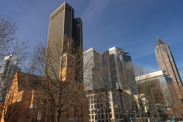 Fototapeta na wymiar Frankfurter Westend; Skyline um die Matthäuskirche