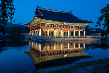 Fototapeta premium 경복궁야경