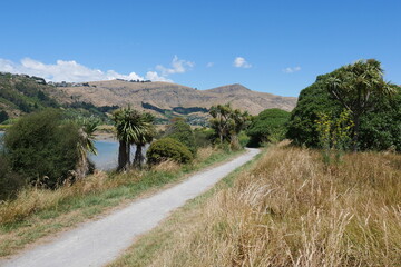 Flache Landschaft bei Christchurch in Neuseeland mit Bergen im Hintergrund