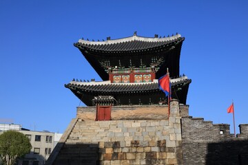 Fototapeta premium Paldalmun Gate in Suwon, South Korea
