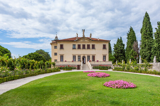 villa Valmarana ai Nani  in Vicenca