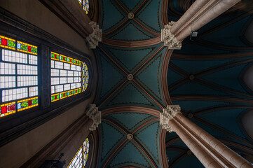Obraz premium st. Antuan Catholic Church ceiling and column details in Istanbul