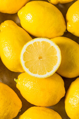 Obraz na płótnie Canvas Organic Raw Seedless Yellow Lemons