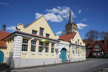 Fototapeta na wymiar Herford Altstadt Markthalle Münsterkirche 