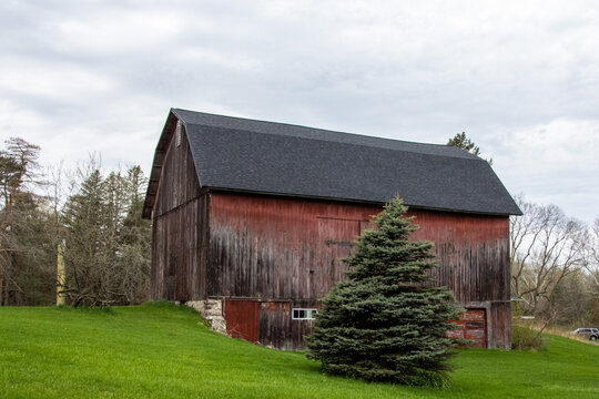 Old barn in the countryside