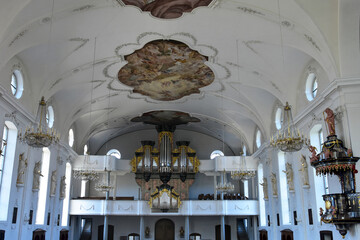Innenansicht der kath. Kirche St. Johann und Paul in Schüpfheim im Schweizer Kanton Luzern