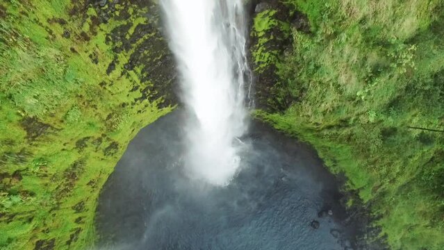 Hawaii waterfall camera tilting up