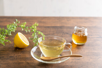 スライスレモンと紅茶　lemon