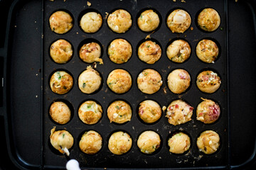 完成したたこ焼きの俯瞰写真