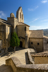 Fototapeta na wymiar View of the beautiful medieval village of Sos del Rey Catolico with its churches in a sunny day, Huesca province, Aragon, Spain.