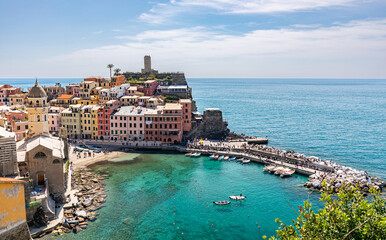 Fototapeta na wymiar Beautiful view of Vernazza, one of five famous colorful villages of Cinque Terre National Park in Liguria, Italy