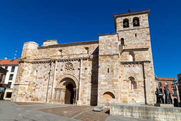 Fototapeta na wymiar Iglesia románica de San Juan Bautista (siglos XII-XIII). Zamora, Castilla y León, España.