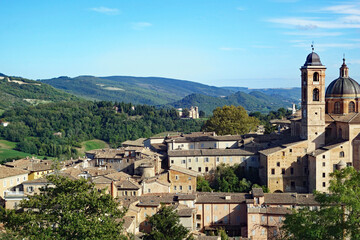 Fototapeta na wymiar Urbino Blick auf die Stadt
