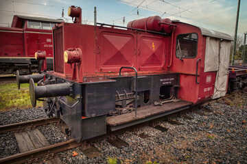 Alte Diesellokomotive mit Eisenbahner Nostalgie