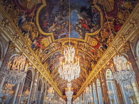 Hall of Mirrors (Galerie des glaces) in the palace of Versailles, France. The residence of the sun king Louis XIV