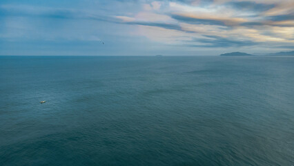 Praia Paradisíaca Tropical Ondas Moçambique Florianópolis Floripa Santa Catarina Ilha Magia Pedras Costão Pesca Pescadores Rancho Natureza Paisagem Areia Dunas Oceano Atlântico Floresta Reserva Natura © Pedro