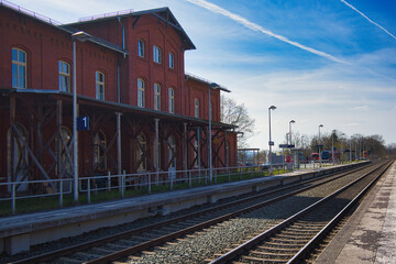 Bahnhof, Haltestelle, Bahnsteig in Stadtroda, Thüringen, Deutschland