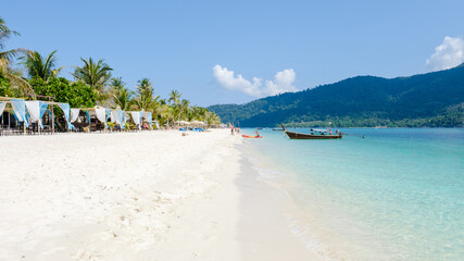 Fototapeta na wymiar Koh Lipe Island Thailand, tropical Island with a blue ocean and white soft sand