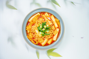 Rabokki, Korean style Stir-fried Instant Noodle : This dish is tteokbokki with ramen noodles. Tteokbokki is a spicy dish made with rice cake, vegetables, and fish cake, all stir-fried together in a go