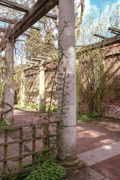 The Hill Garden & Pergola in London