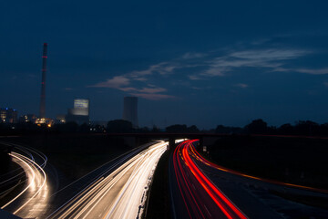 Fototapeta na wymiar Autobahnkreuz bei Nacht