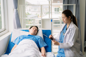 Obraz premium Female medicine doctor hand holding silver pen writing something on clipboard close up. Ward round, patient visit check, medical calculation and statistics concept.