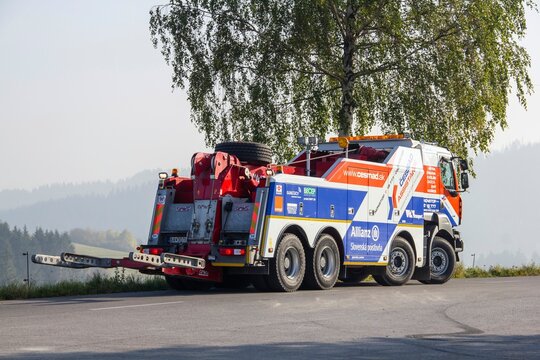 Renault Kerax rescue road assistance heavy duty truck of Cesmad Assistance and Allianz company in Slovakia