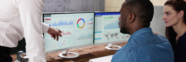 Financial Advisor Dashboard And Customer Business Meeting