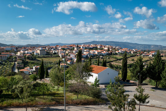 Vista panorâmica sobre parte da cidade de Vila Nova de Foz Côa em Trás os Montes, Portugal