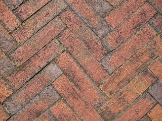 ヘリンボーン柄のレンガ床