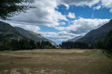 Fototapeta na wymiar Scenic view of valley against mountain range