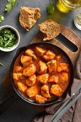 Sweet and spicy chicken bites with sauce