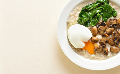 Mushroom and spinach oatmeal