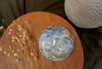 Petite décoration lune et soleil bleutée et dorée